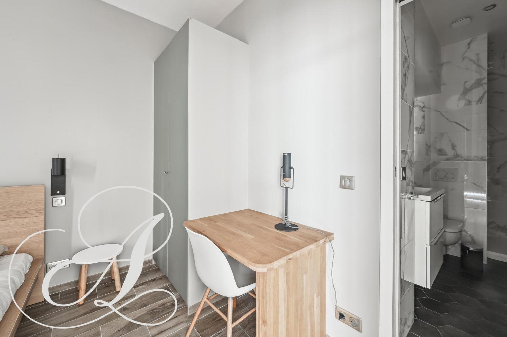 Oasis, Superbe 3 A 15eme * Parijs